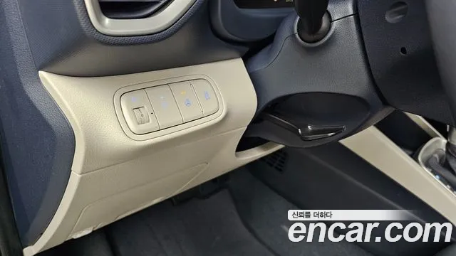 Hyundai Venue — Фото автомобиля 24