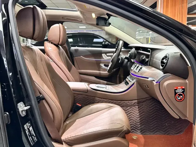 Mercedes-Benz E-Class — Фото автомобиля 21
