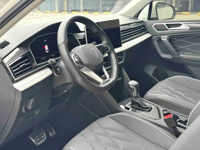 Volkswagen Tiguan L — Фото автомобиля 4