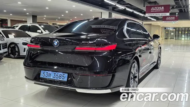 BMW i7 — Фото автомобиля 6