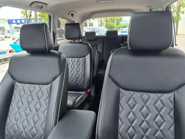 Wuling Jiachen — Фото автомобиля 18