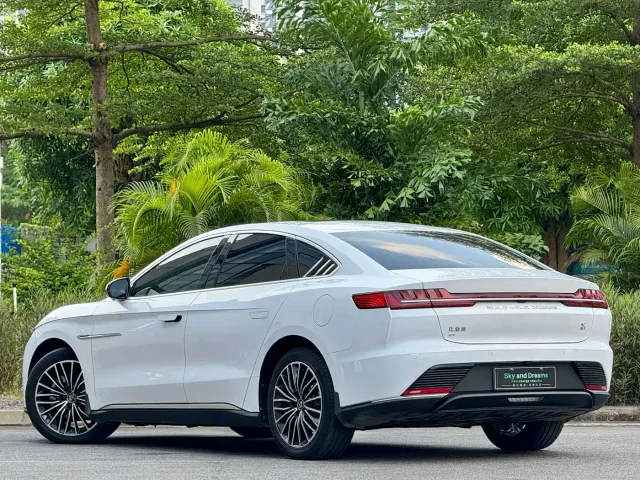 BYD Han — Фото автомобиля 3