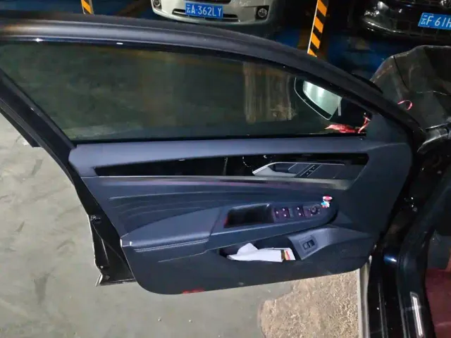 Volkswagen Passat — Фото автомобиля 7