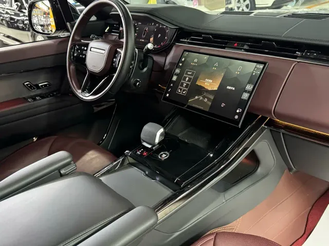 Land Rover Range Rover Sport — Фото автомобиля 12