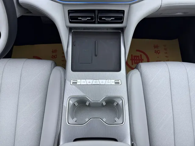 BYD Song Ultra — Фото автомобиля 9