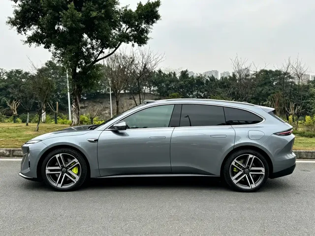 Nio ET5 Touring — Фото автомобиля 8