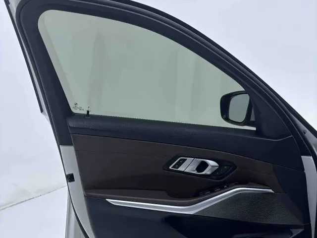BMW 3 Series — Фото автомобиля 17