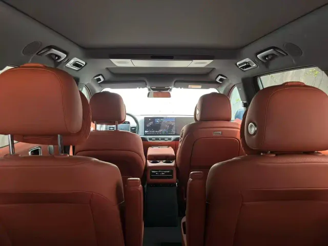 Li Auto L9 — Фото автомобиля 11