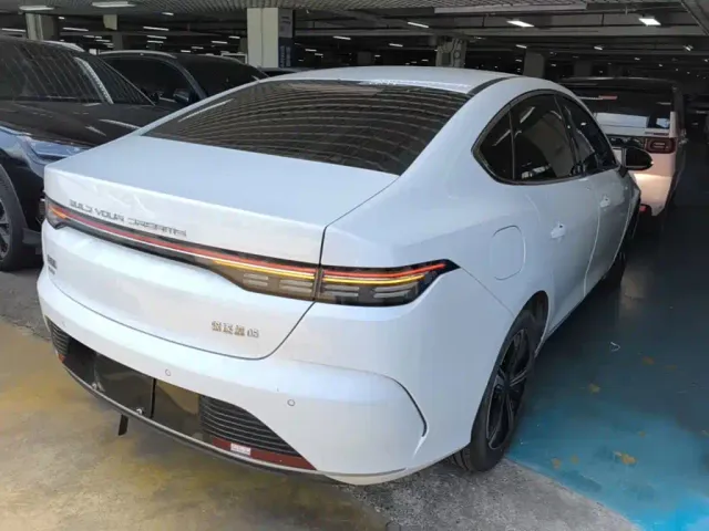 BYD Destroyer 05 2022 DM-i 55KM Luxury — Фото автомобиля 6