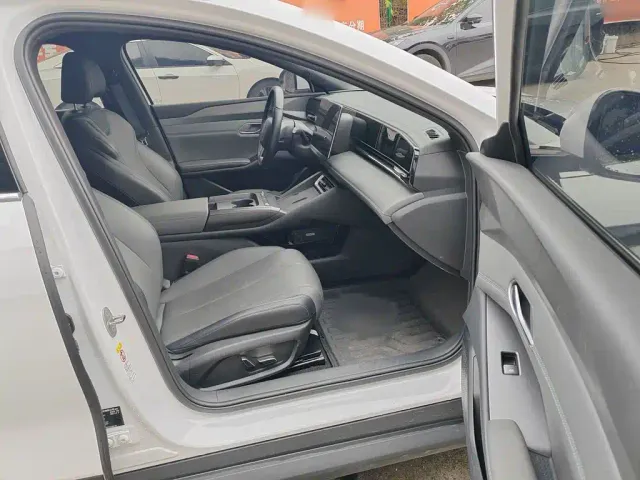 BYD Qin L — Фото автомобиля 14