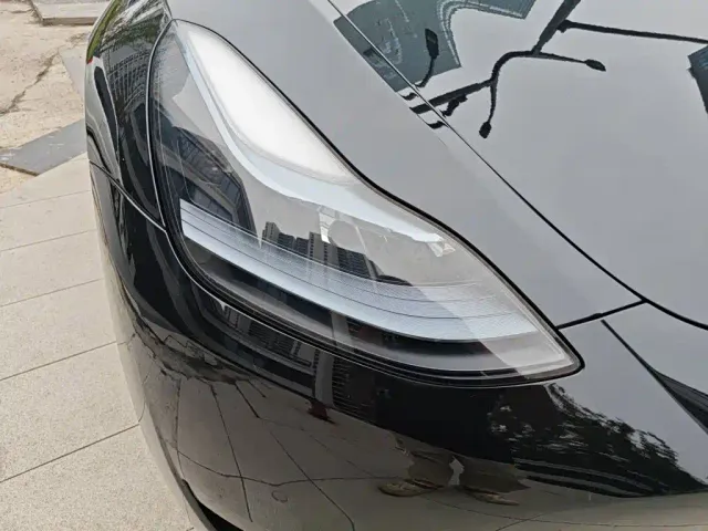 Tesla Model Y — Фото автомобиля 7