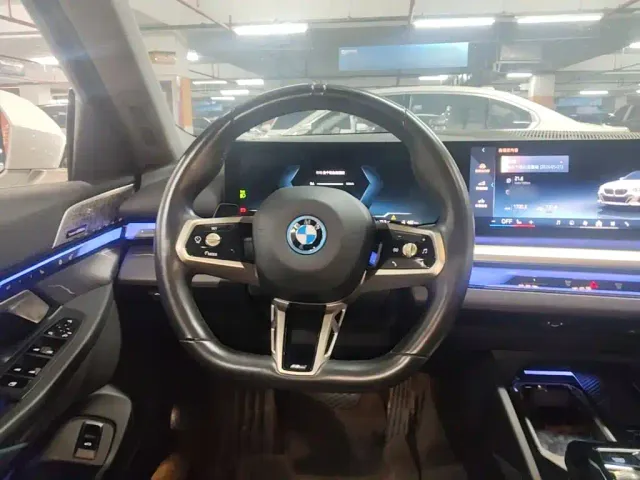 BMW i5 — Фото автомобиля 14