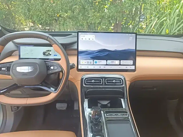 Geely Boyue L — Фото автомобиля 12