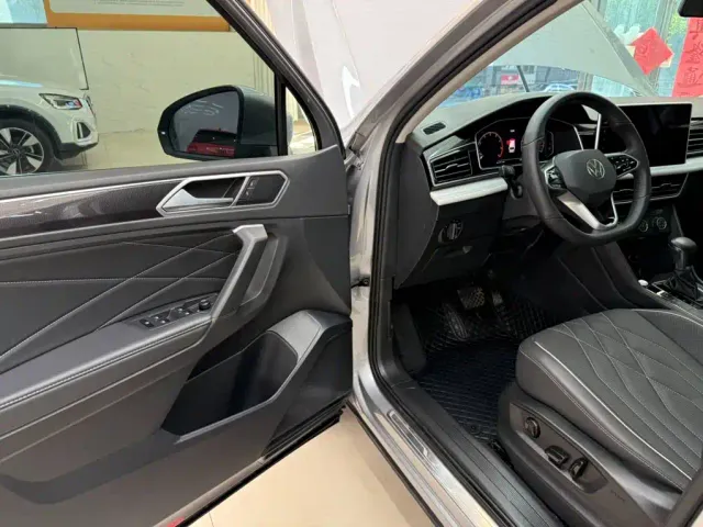 Volkswagen Tiguan L — Фото автомобиля 8