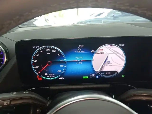 Mercedes-Benz EQA — Фото автомобиля 11