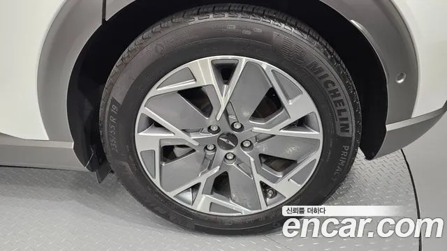 Genesis GV60 — Фото автомобиля 6