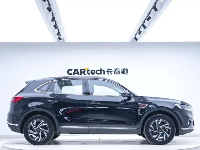 Hongqi HS5 — Фото автомобиля 4