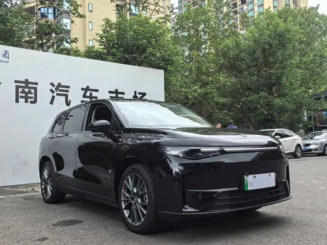 Leapmotor C10 — Фото автомобиля 3