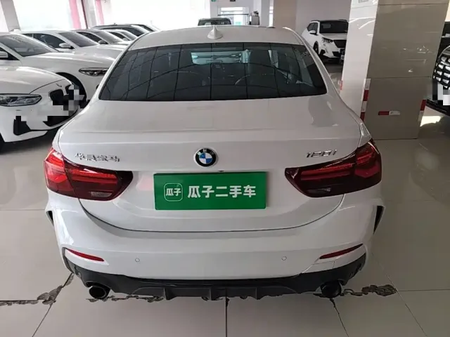 BMW BMW 1 Series 2023 120i M Sport Shadow Edition — Фото автомобиля 5