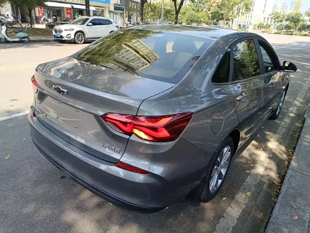 Chevrolet Monza — Фото автомобиля 6