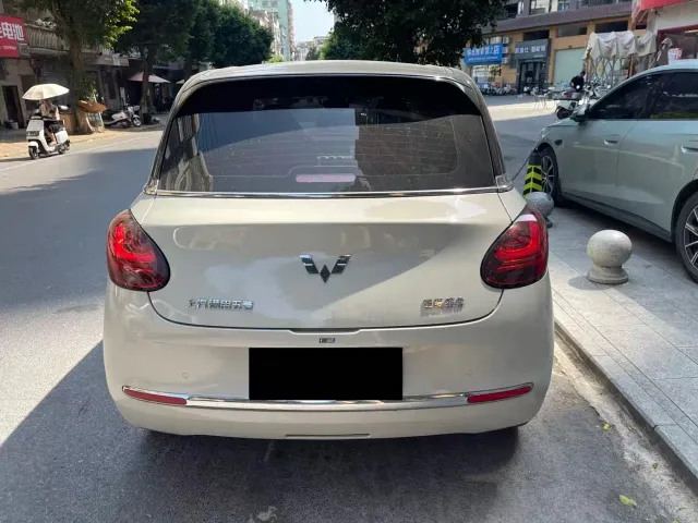 Wuling Bingo — Фото автомобиля 3