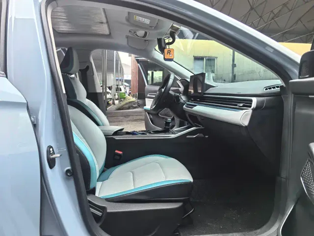 Geely Emgrand — Фото автомобиля 11