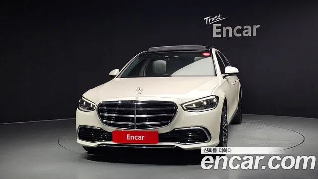 Mercedes-Benz S-Class — Фото автомобиля 3