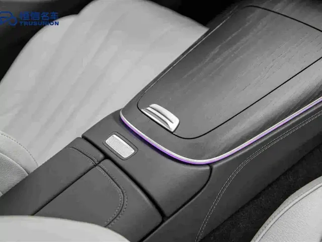 Mercedes-Benz E-Class — Фото автомобиля 19