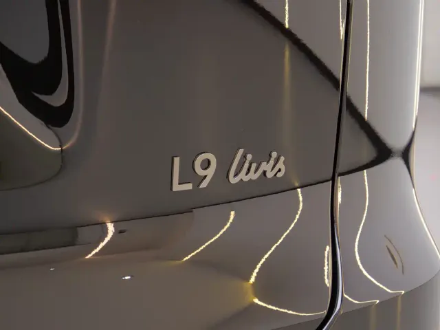 Li Auto L9 — Фото автомобиля 6