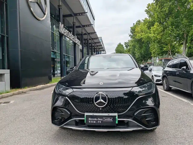 Mercedes-Benz EQE SUV — Фото автомобиля 2