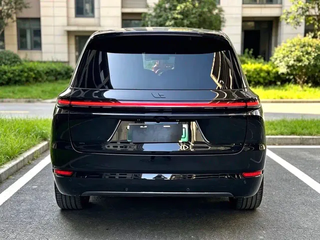 Li Auto L9 — Фото автомобиля 8