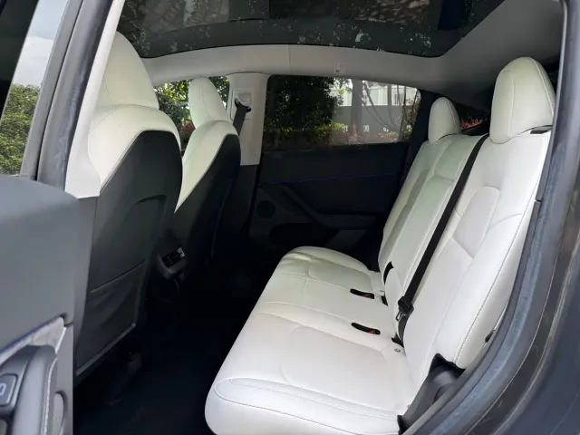 Tesla Model Y — Фото автомобиля 16