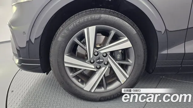 Genesis GV70 — Фото автомобиля 4