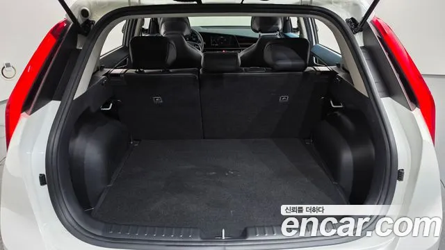 Kia Niro The All New — Фото автомобиля 22