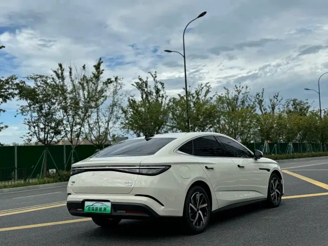 BYD Seal 07 DM-i — Фото автомобиля 6
