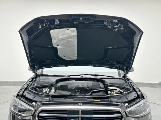 Mercedes-Benz S-Class — Фото автомобиля 29