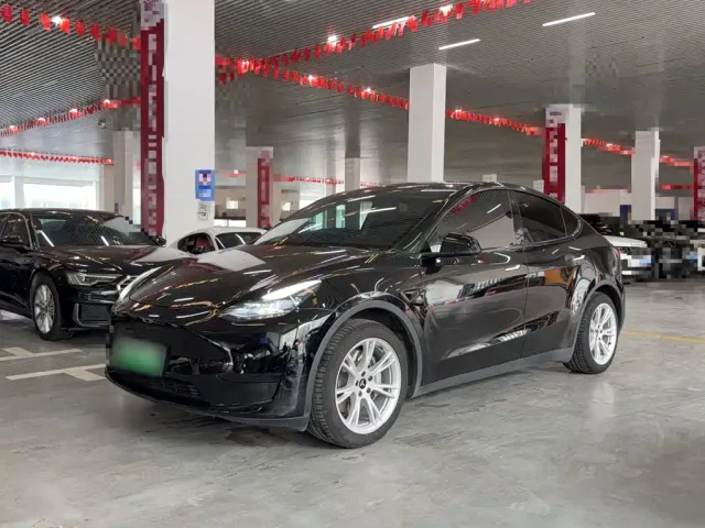 Фотография автомобиля — Tesla Model Y