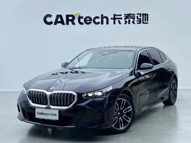 BMW 5 Series — Фото автомобиля 11