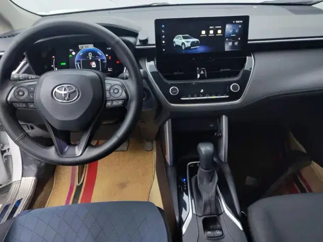 Toyota Corolla Cross — Фото автомобиля 12