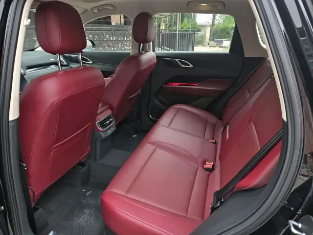 Hongqi HS3 PHEV — Фото автомобиля 12