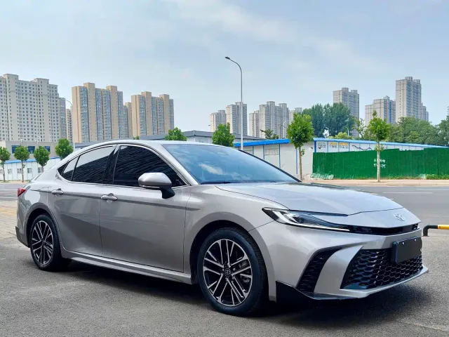 Toyota Camry — Фото автомобиля 3