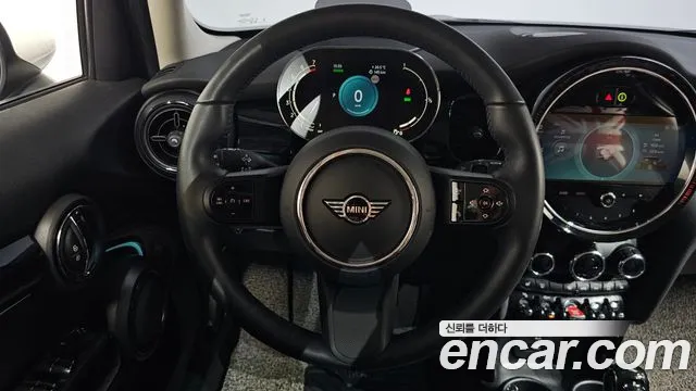 Mini Cooper Cooper 5 дверей Classic — Фото автомобиля 13