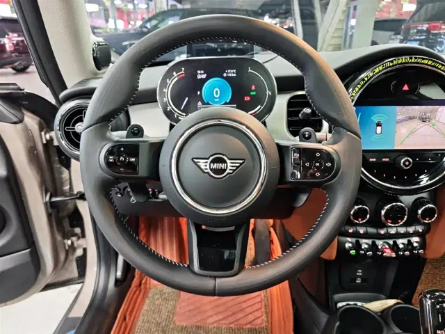 MINI Hatch — Фото автомобиля 13