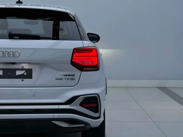 Audi Q2L — Фото автомобиля 5