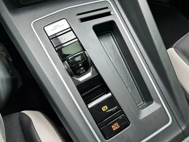Volkswagen Golf — Фото автомобиля 14