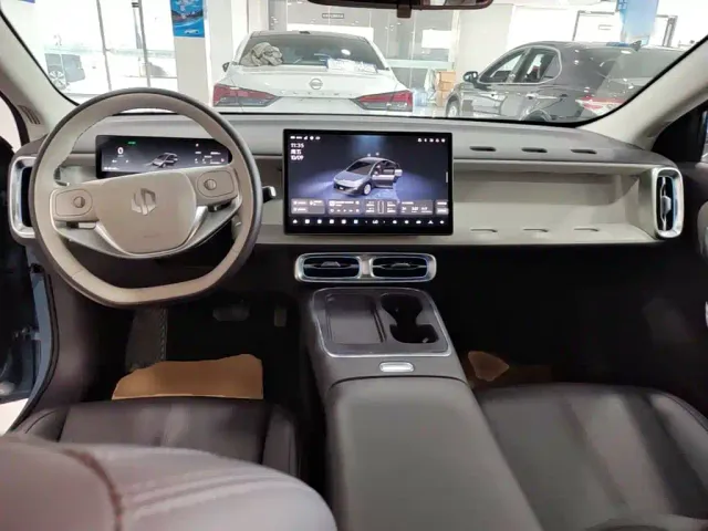 Leapmotor B01 — Фото автомобиля 9