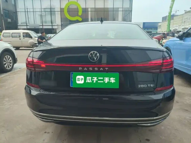 Volkswagen Passat — Фото автомобиля 5