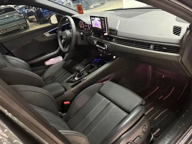 Audi A4L — Фото автомобиля 9