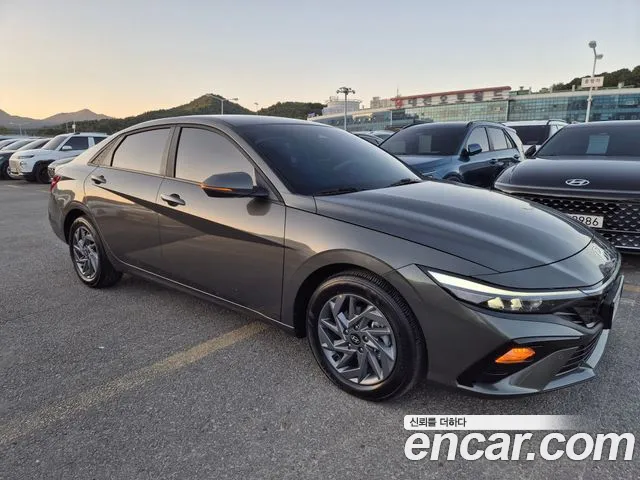 Hyundai Avante CN7 — Фото автомобиля 3