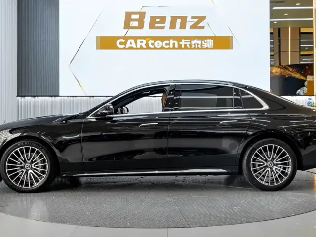 Mercedes-Benz E-Class — Фото автомобиля 3